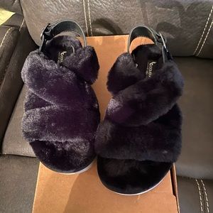 Kookaburra by UGG Black Furry Sandals Sz 5 EUC😊😊